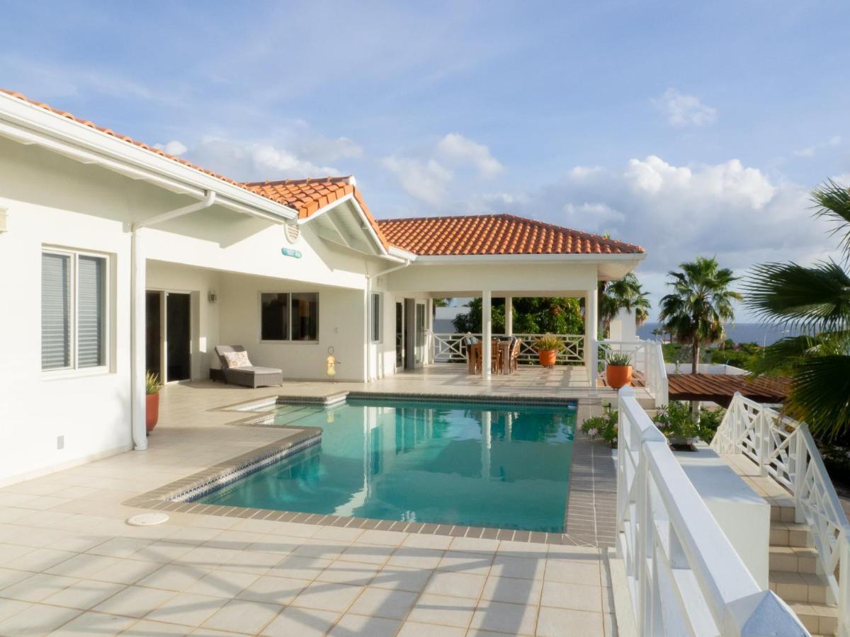 Villa Happy View Willibrordus エクステリア 写真